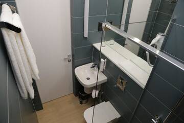 Фото номера Стандартный двухместный номер с 1 кроватью или 2 отдельными кроватями Отель TELEGRAPH INN г. Петропавловск 5