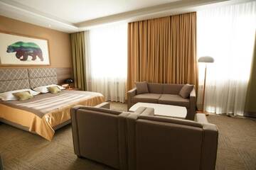 Фото номера Двухместный номер Делюкс с 1 кроватью Отель GREEN Which Hotel г. Петропавловск 4