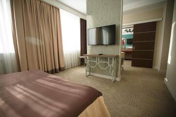 Фото номера Люкс Отель GREEN Which Hotel г. Петропавловск 4