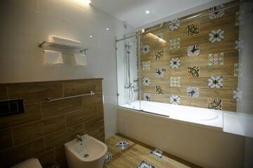 Фото номера Люкс Отель GREEN Which Hotel г. Петропавловск 6